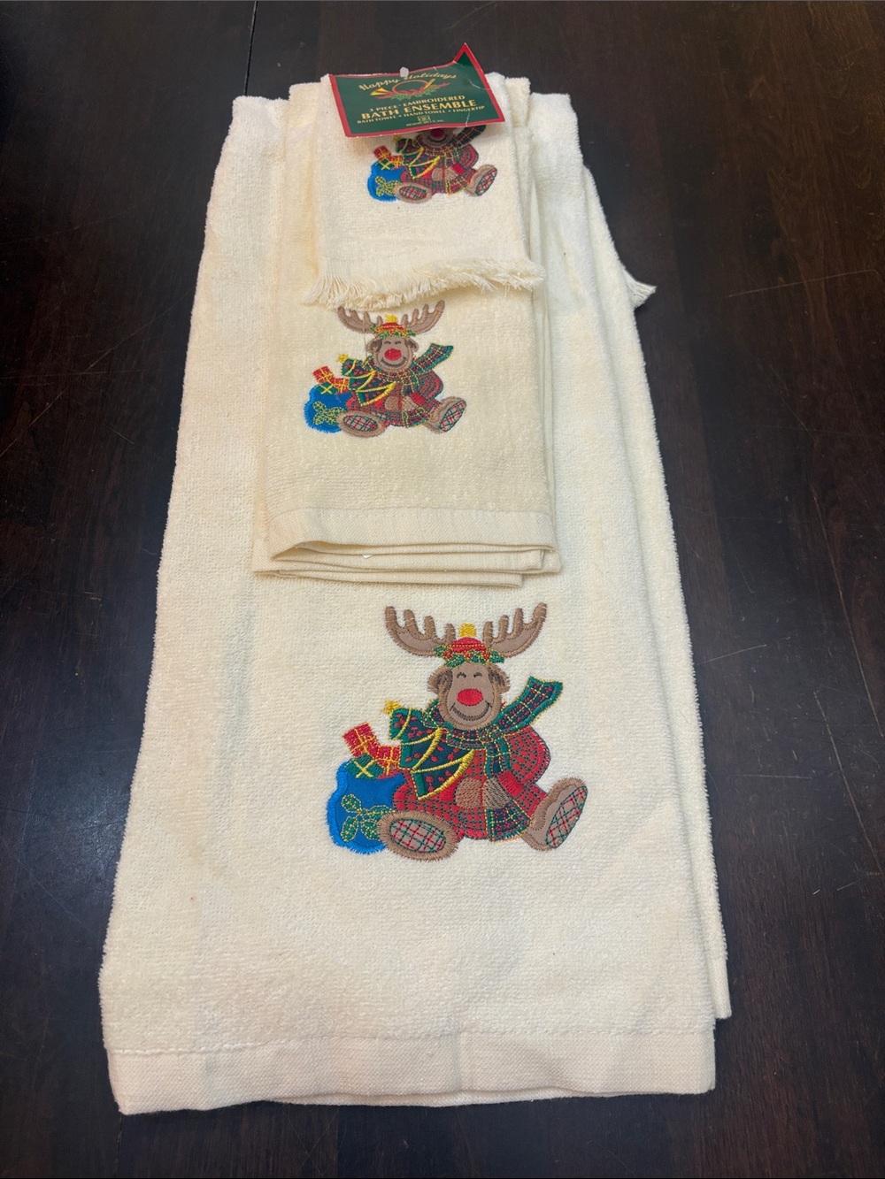 Cream Holiday Moosel Embroidered Bath Towel Set